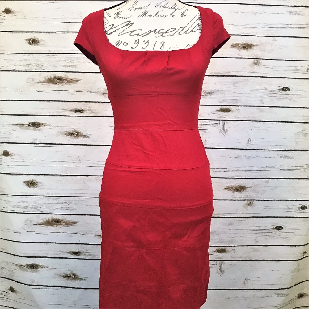 Red Pinup Wiggle Dress - Picture 4 of 9